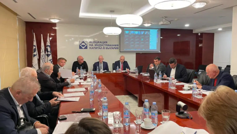 АИКБ обсъди с министъра на туризма предложения за улесняването на достъпа до пазара на труда на граждани от трети страни, актуалните теми в туризма и кадровата политика в сектора