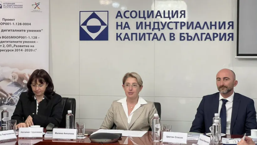 Въвеждането на микроудостоверенията и индивидуалните сметки за обучение са ключови за повишаването на дигиталните знания и умения