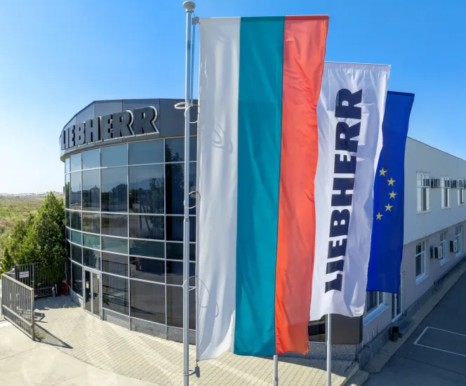 Liebherr transportation building