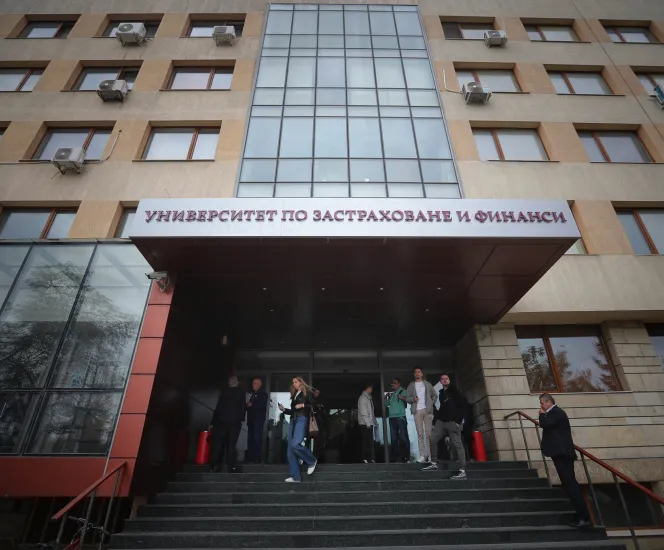 УЗФ entrance